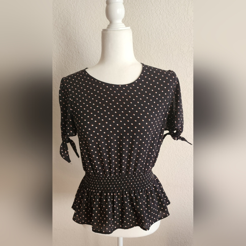 Polka dot Blouse with tie sleeves